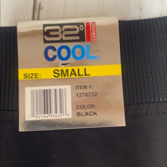 New! 32 degrees Black Skort 2 pockets - Picture 5 of 7